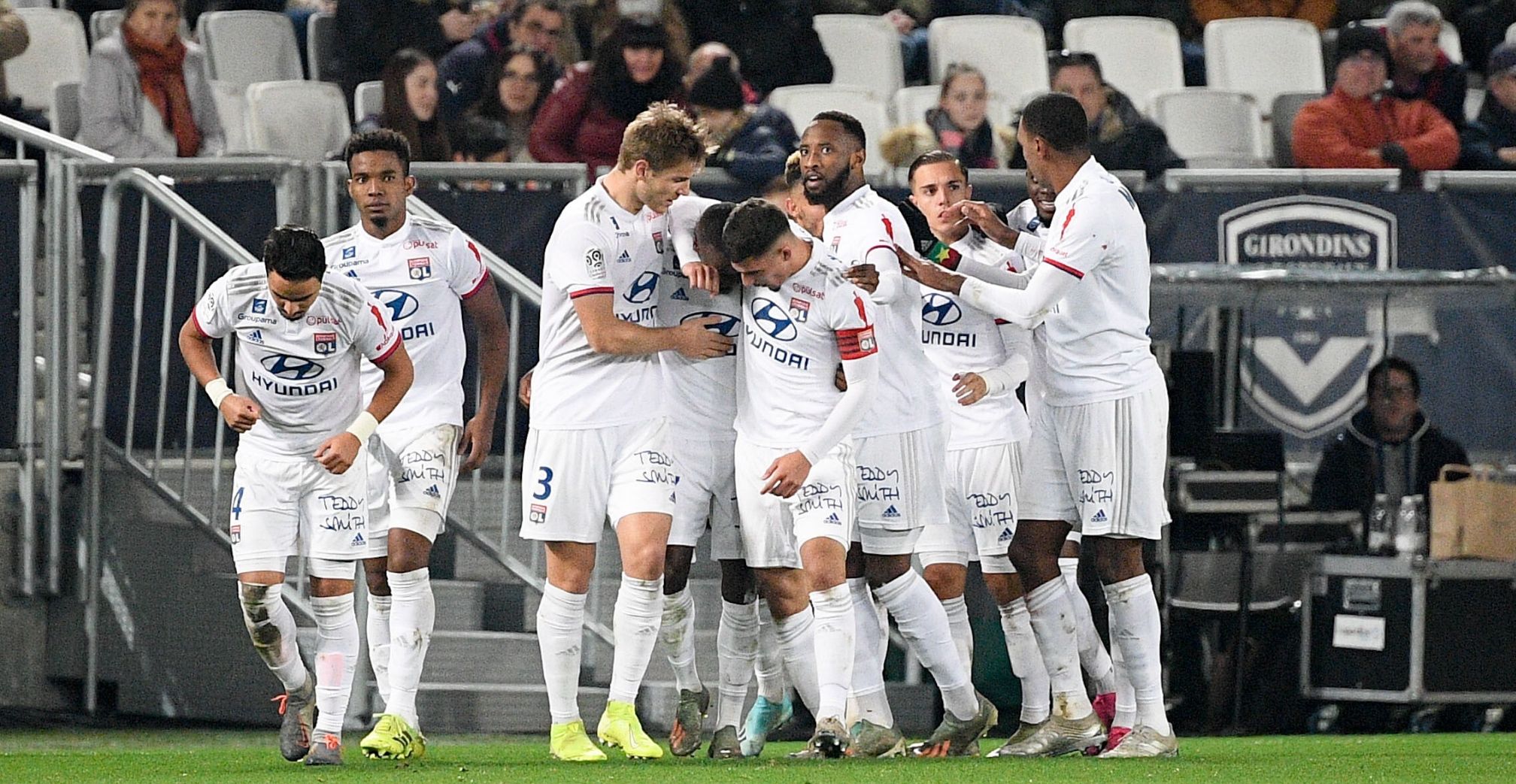 Moussa Dembélé scored the winner (his 11th of the season) as Lyon beat Bordeuax 2-1