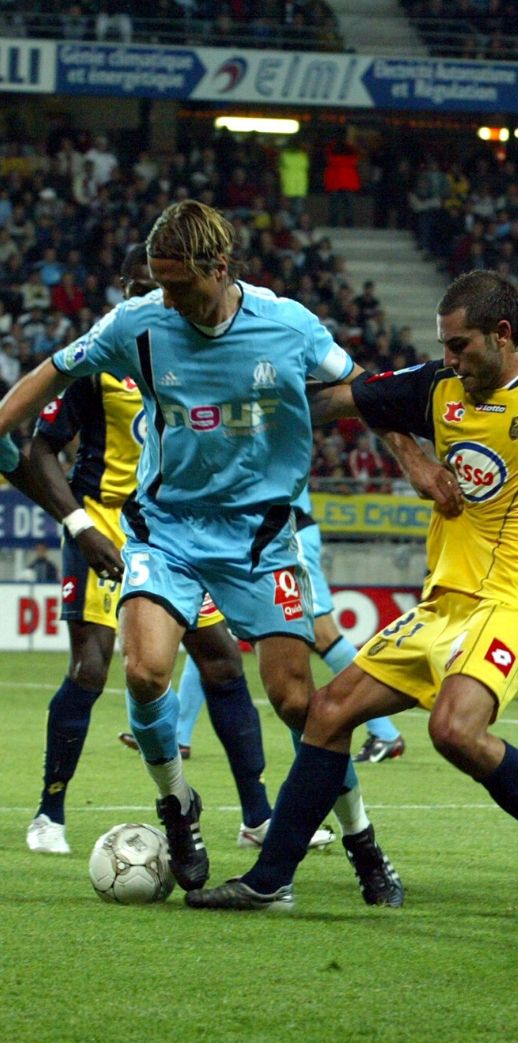 Frédéric Déhu in action for Marseille against Sochaux in 2005