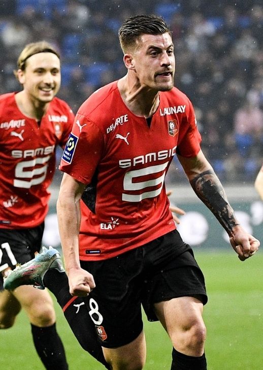 Rennes rip Lyon apart