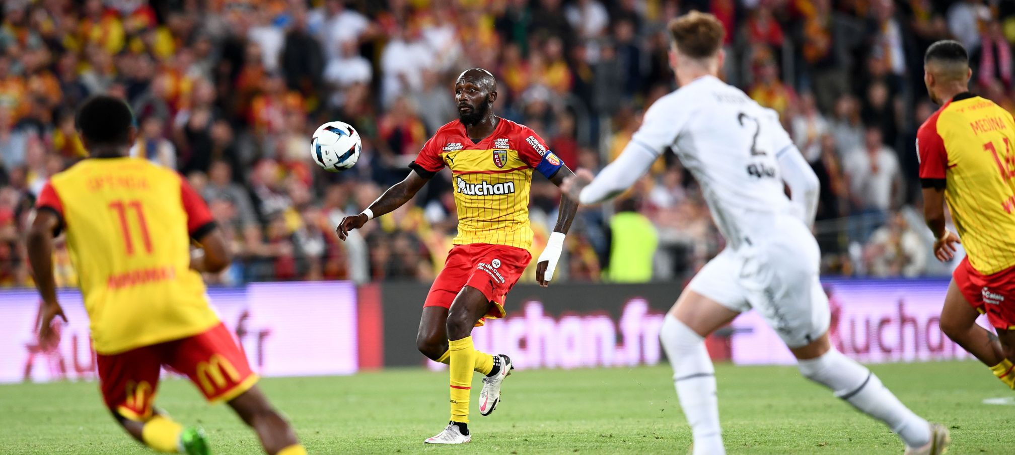 Ligue 1: Fofana ghi bàn choáng váng khi Lens đánh bại Rennes