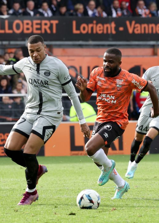 Lorient PSG Kalulu Mbappe
