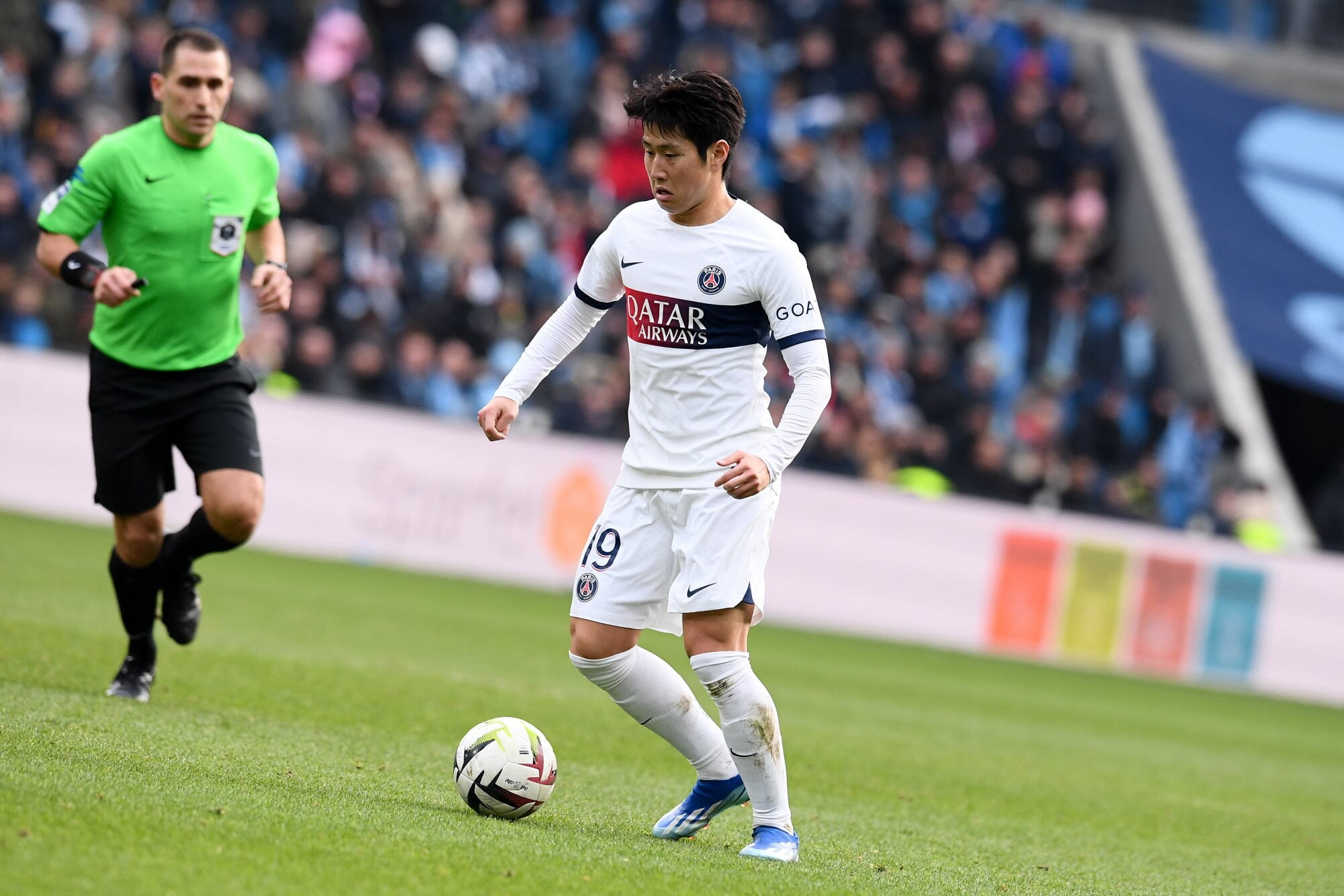 Lee Kang-In on the ball against AC Le Havre