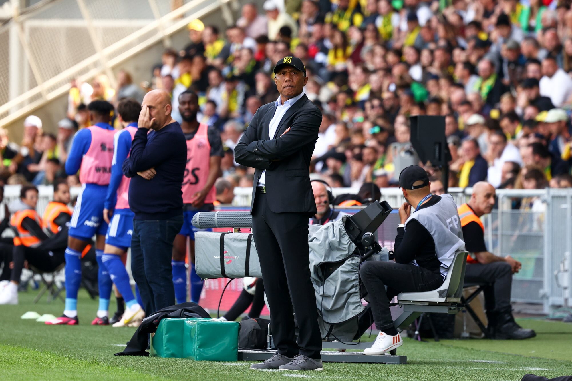 Antoine Kombouaré on the sidelines with FC Nantes