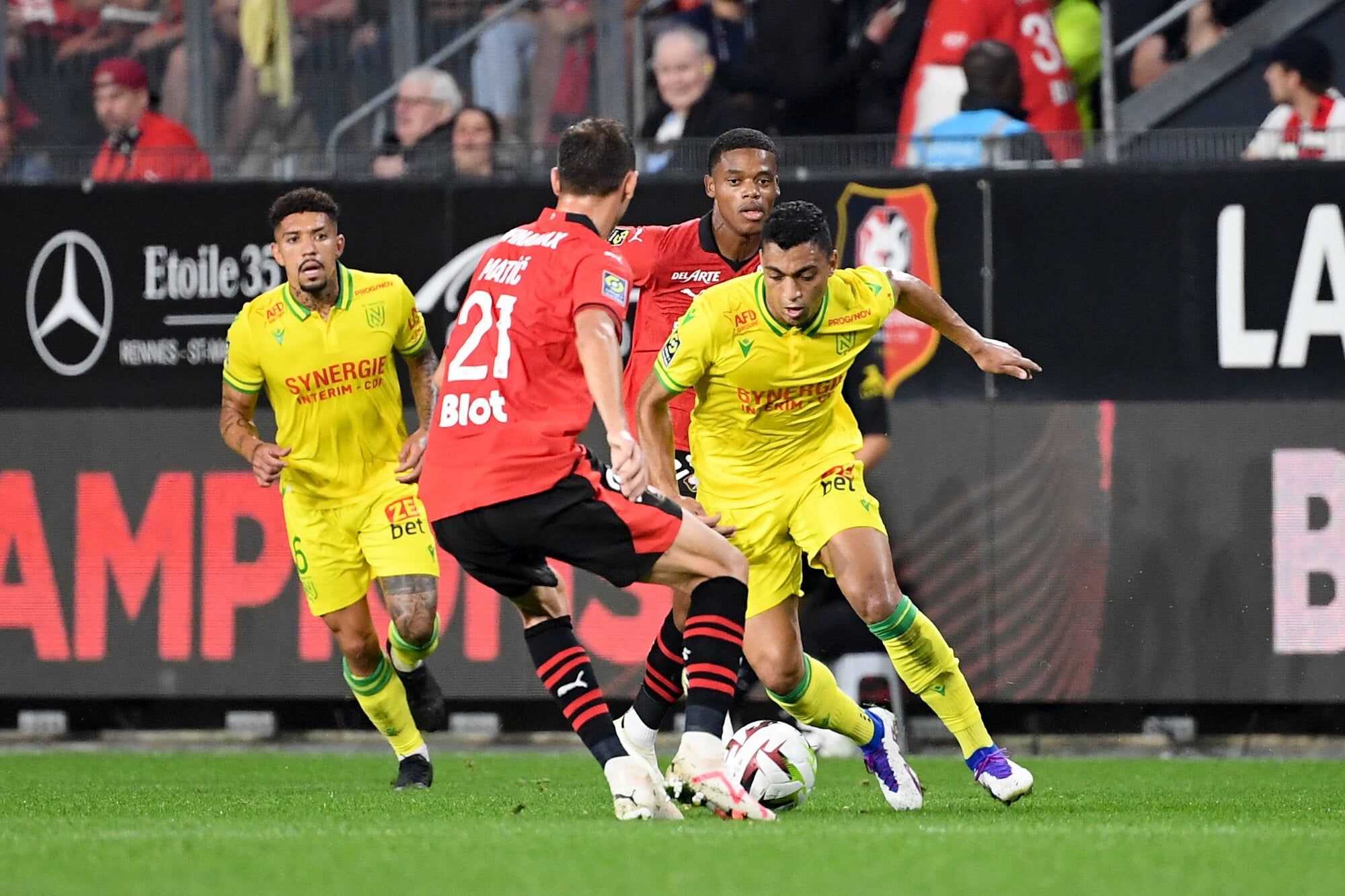 Rennes and Nantes players